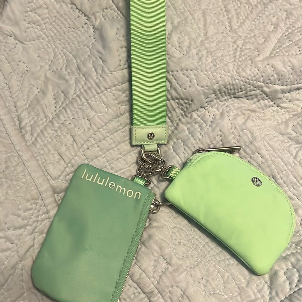 Lululemon Athletica Green Key & Card Holder Set